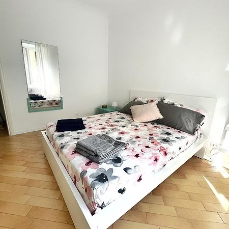 Ampio E Accogliente Bilocale - Fara 1, Porta Nuova Appartement Milaan Buitenkant foto