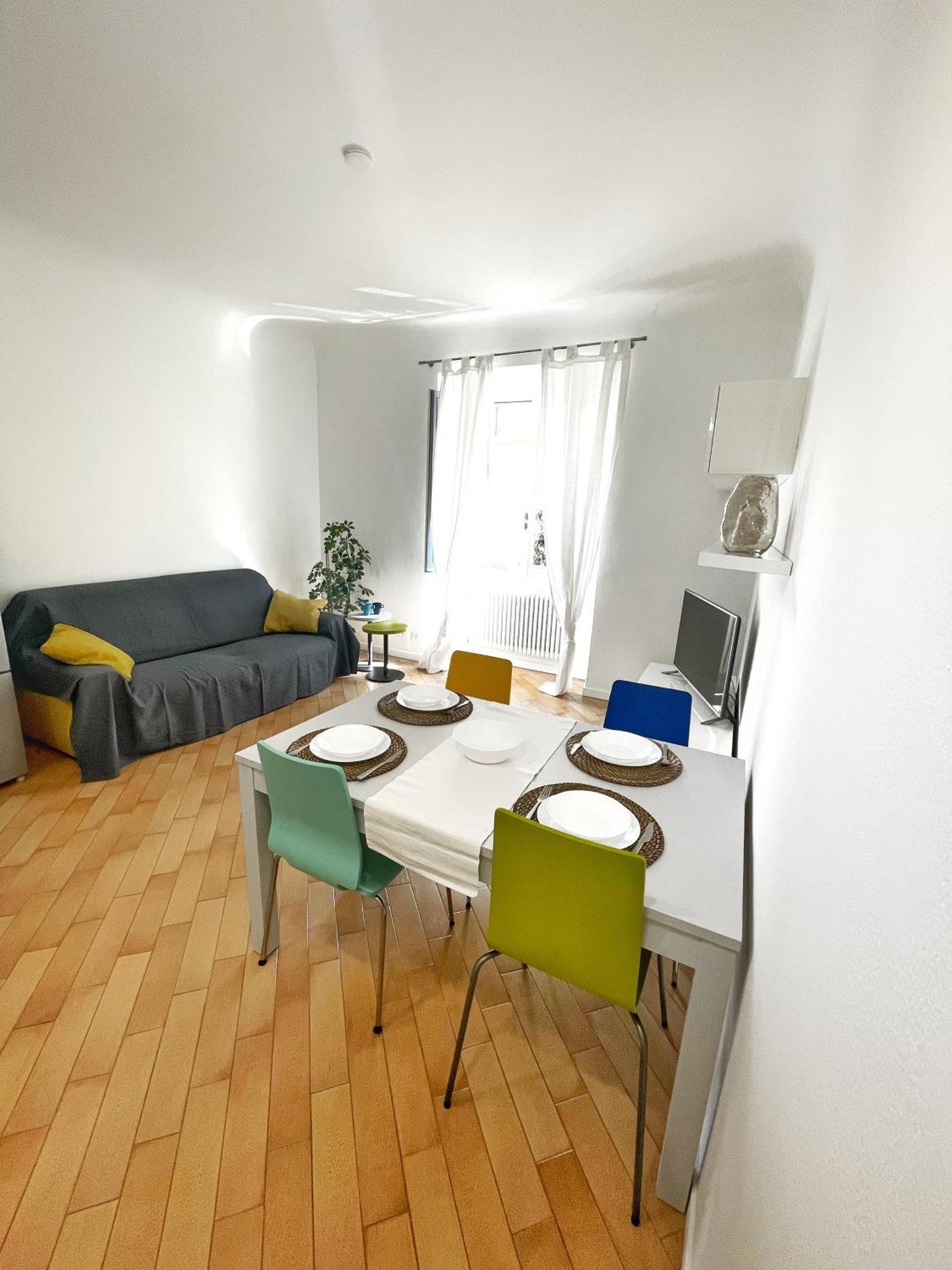 Ampio E Accogliente Bilocale - Fara 1, Porta Nuova Appartement Milaan Buitenkant foto